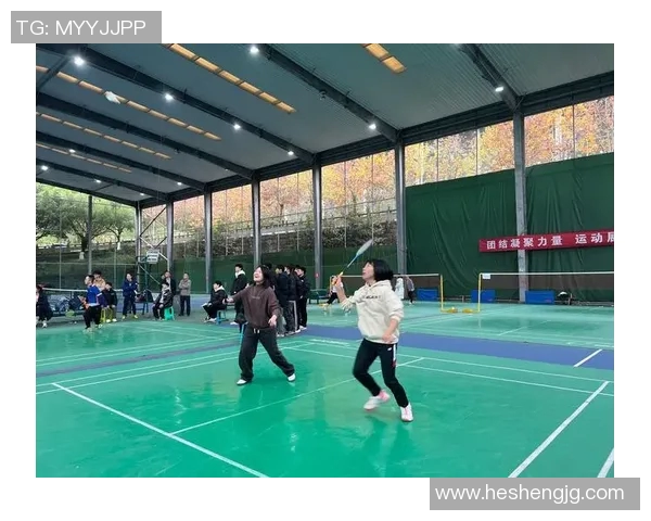 赛后复盘杭州羽毛球队与成都羽毛球队的战术意识与团队协作分析