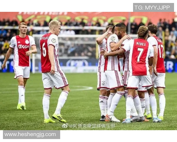 羽毛球热点解析北京羽毛球队在欧冠足球中的战术布局与发展趋势 羽毛球热点解析北京羽毛球队在欧冠足球中的战术布局与发展趋势